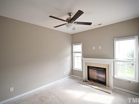 Gas fireplace