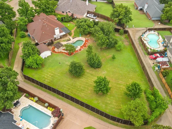 1002 Brittany Ct, Lewisville, TX 75067