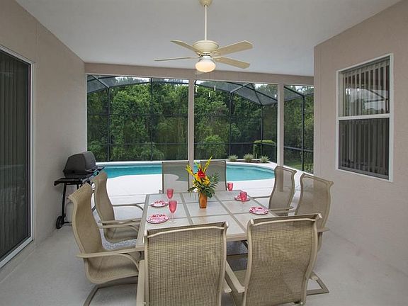 3rd image of 6819 Sylvan Woods Dr