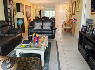 671 S Hollybrook Dr APT 302, Pembroke Pines, FL 33025