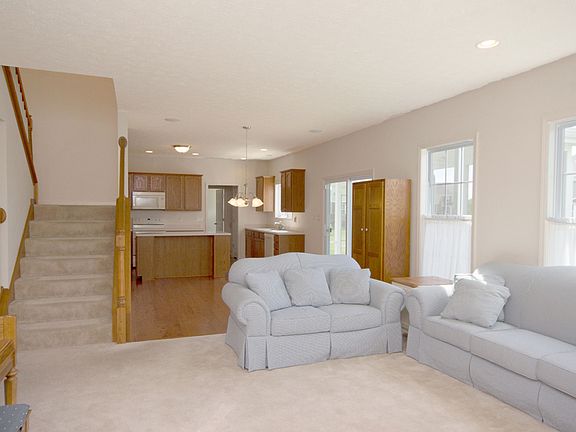 3rd image of 7742 Dartmouth Ct