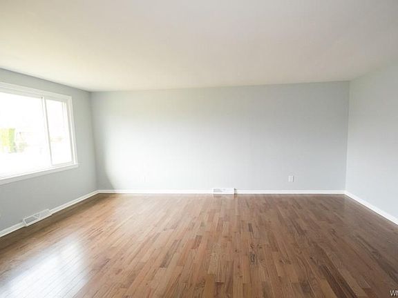 4th image of 51 Cromwell Dr