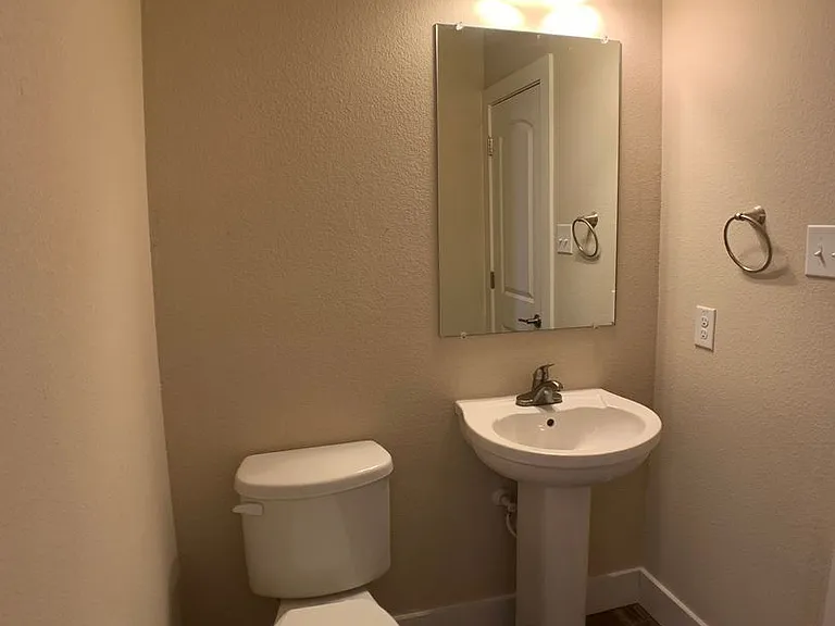 711 Gristmill Dr — Photo 9