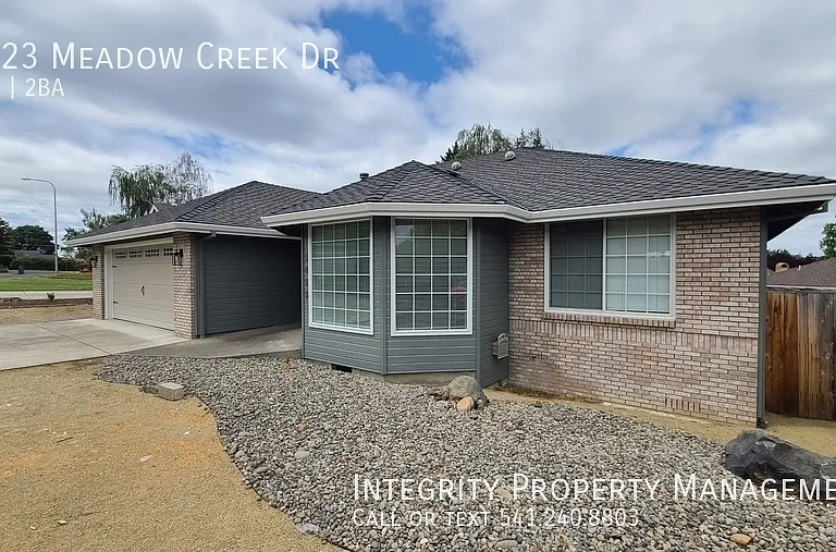 2423 Meadow Creek Dr — Photo 1