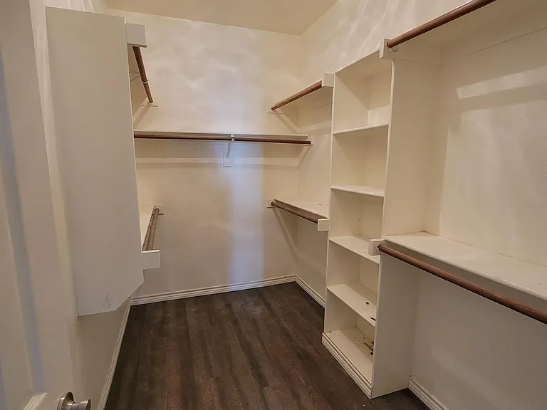 5400 Meadow Valley Dr — Photo 28