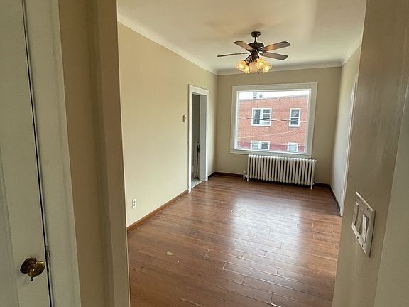3rd image of 538 Louis Ave Unit 4