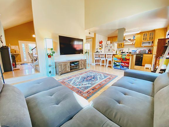 2nd image of 1643 Tawnygate Way