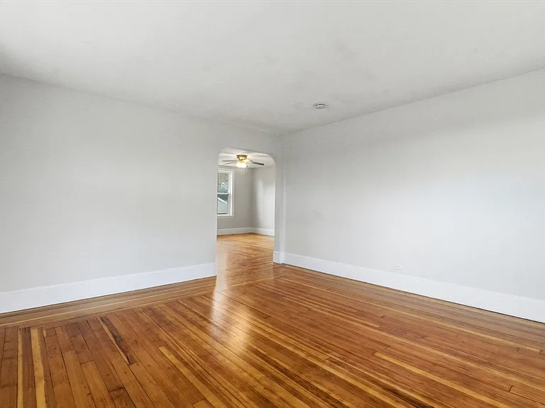 84 Margin St #2 — Photo 22