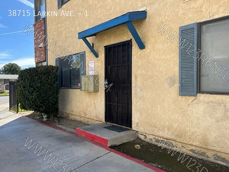 38715 Larkin Ave #1 — Photo 14