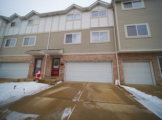 7556 Heritage Ct, Summit Argo, IL 60501