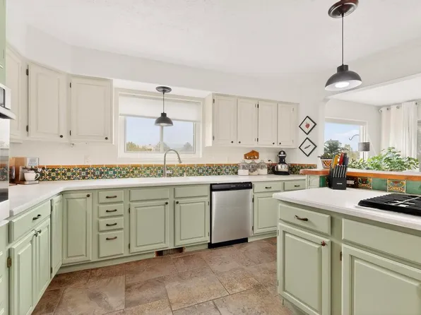 6404 Tahawash St, Cochiti Lake, NM 87083