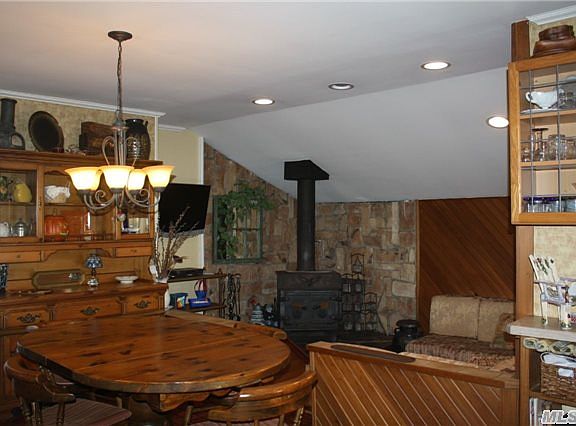 4th image of 151 Tarpon Ave
