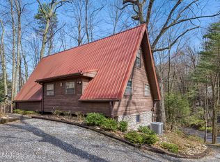 1235 N Baden Dr, Gatlinburg, TN 37738