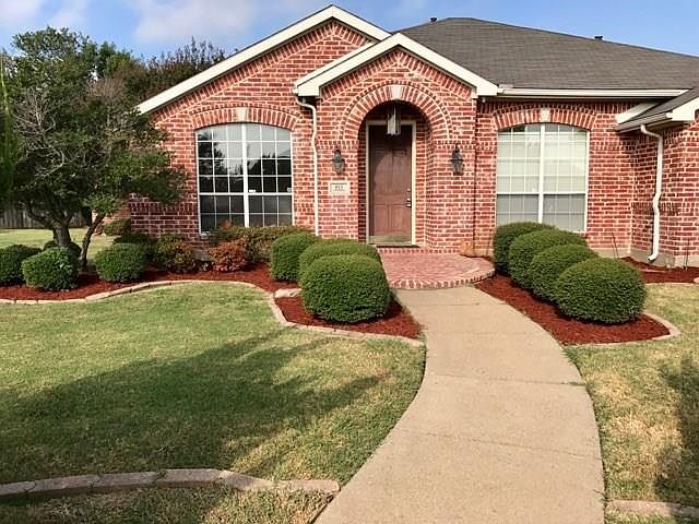 1st image of 813 Lakedale Ct