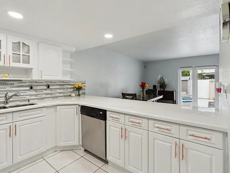 7164 W 2nd Ct — Photo 11