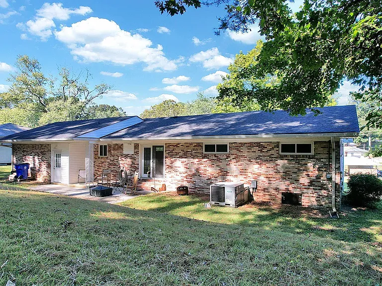 3010 Clearwater Dr NE — Photo 15