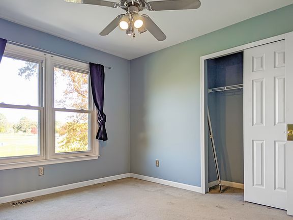 5th image of 25 Saint Andrews Dr