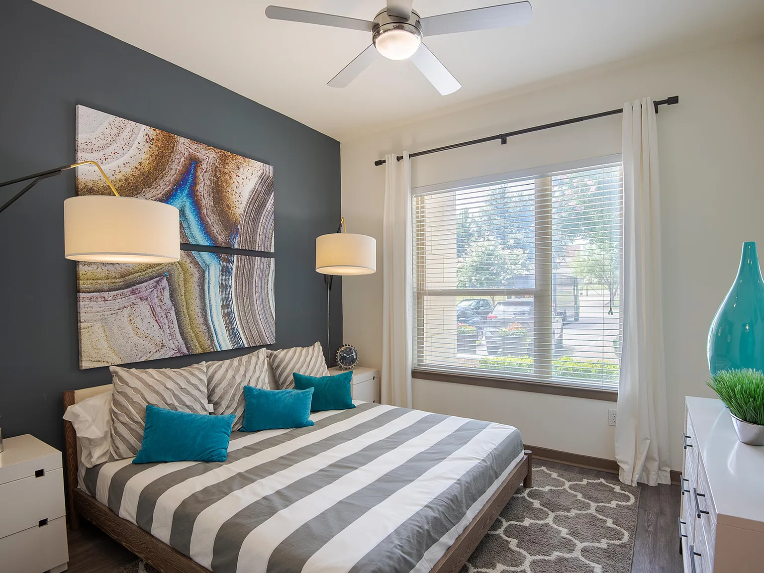 VV&M Apartments — Photo 4