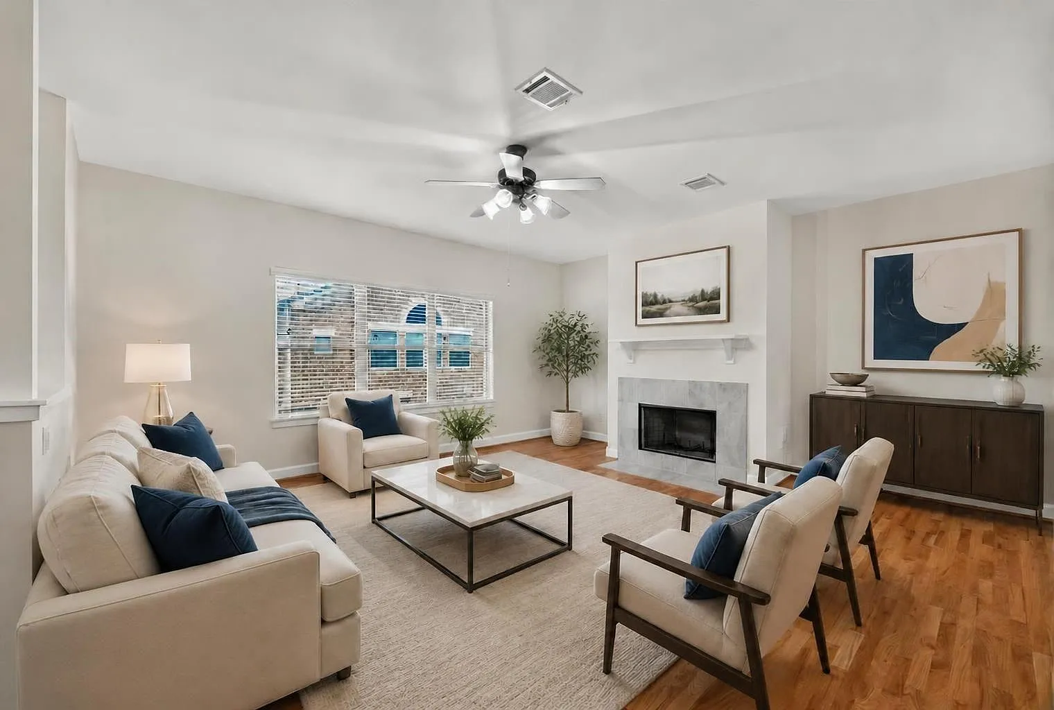 3 bed, 2.5 bath, 2080 sqft, $2,300 — Photo 4