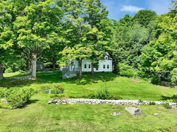 810 West Main Street, Hillsborough, NH 03244