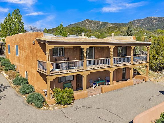 3rd image of 424 Apodaca Hl