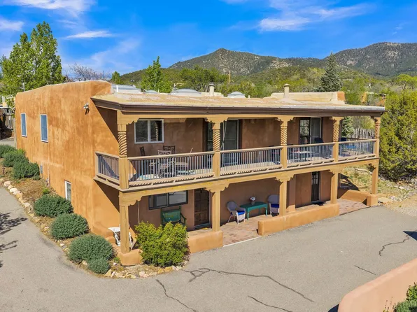424 Apodaca Hl, Santa Fe, NM 87501