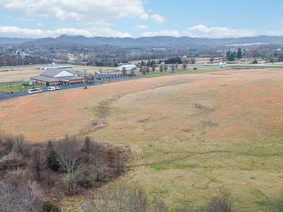 5th image of 19 Yates Rd