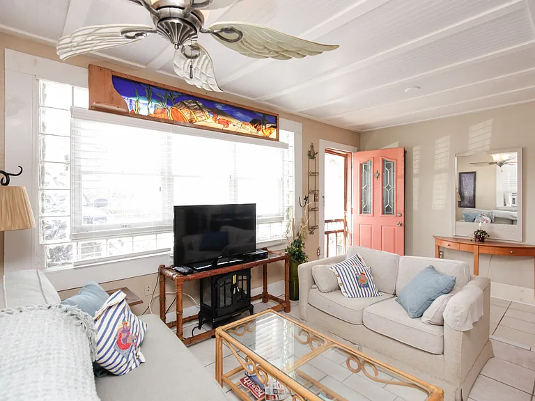403 Crawford Rd #B — Photo 4