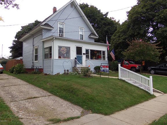 2nd image of 121 Eldred St