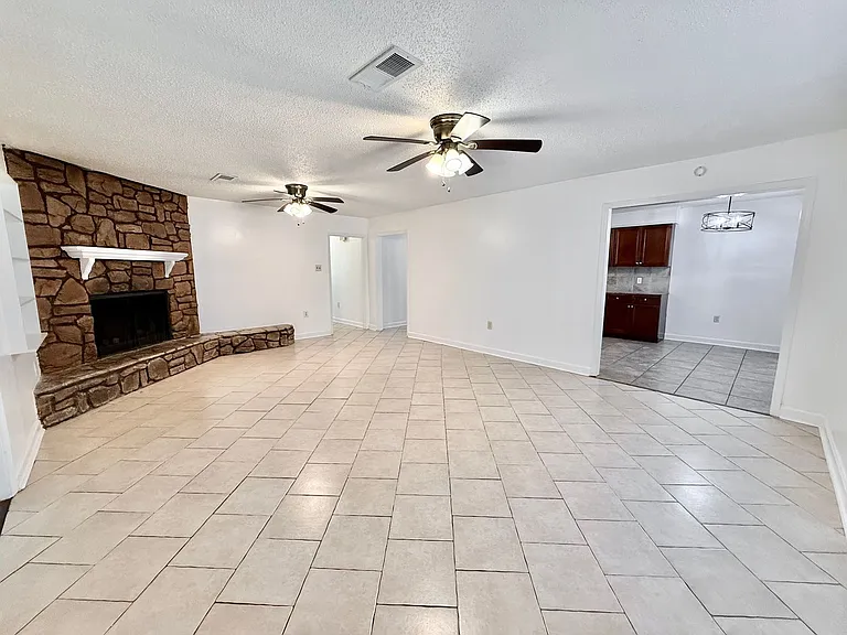 16405 Patton Ave — Photo 3