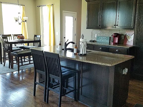 2nd image of 4608 Helwig Ave