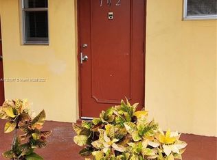 303 NE 187th St APT 702, Miami, FL 33179