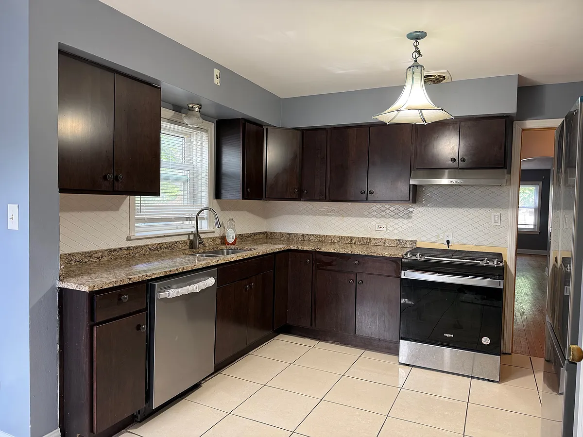 Building Photo - 5901 N Merrimac Ave #1