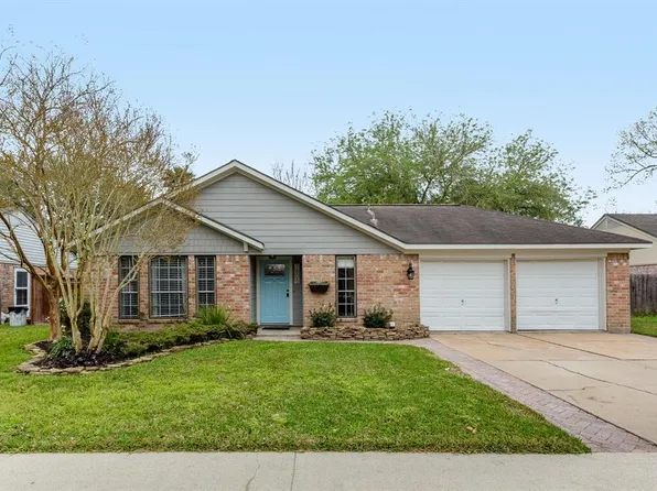 1605 Pecan Hollow St, Pearland, TX 77581