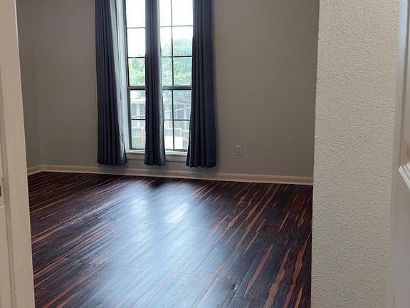 5th image of 2611 Eisenhauer Rd APT 1503