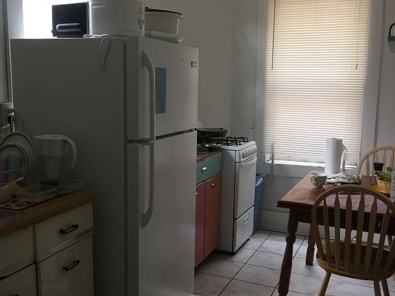 5th image of 322 S Bouquet Street # First Floor