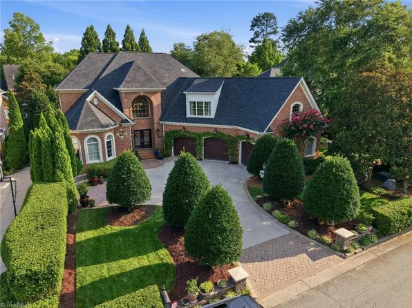 805 Northern Shores Ln, Greensboro, NC 27455