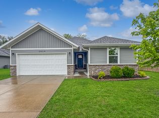 3824 N Spring Branch Ave, Springfield, MO 65803