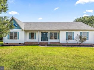26 Hammock Point Rd, Crisfield, MD 21817