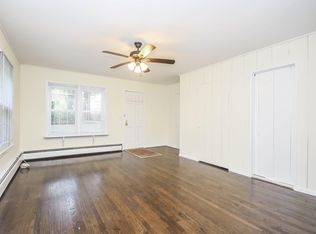 565 Cedar Swamp Rd, Glen Head, NY 11545