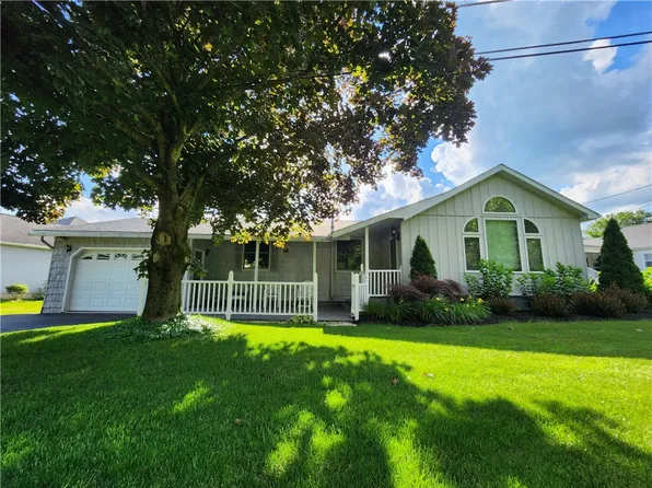 182 Latonka Dr, Mercer, PA 16137