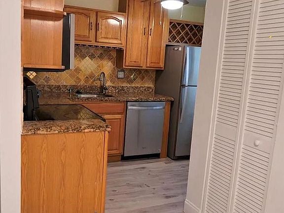 2nd image of 514 Gardens Dr APT 204