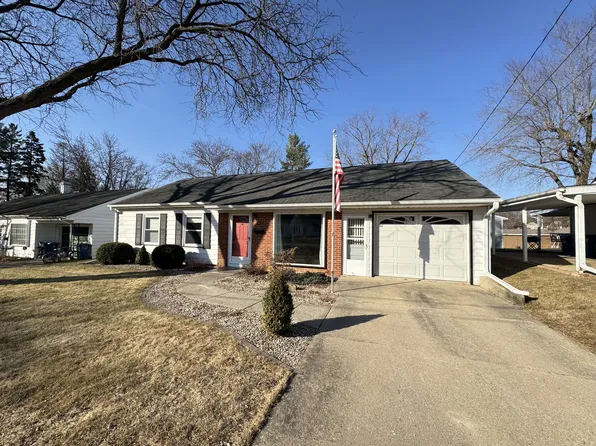 829 Zuend Ct, Dixon, IL 61021