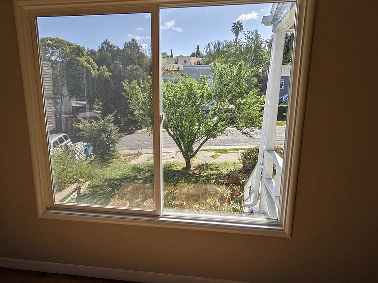 207 Benson Ave — Photo 11