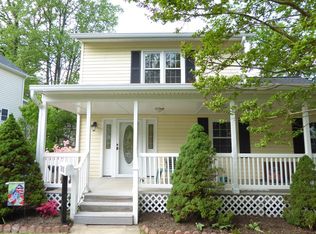 7610 Fisher Dr, Falls Church, VA 22043
