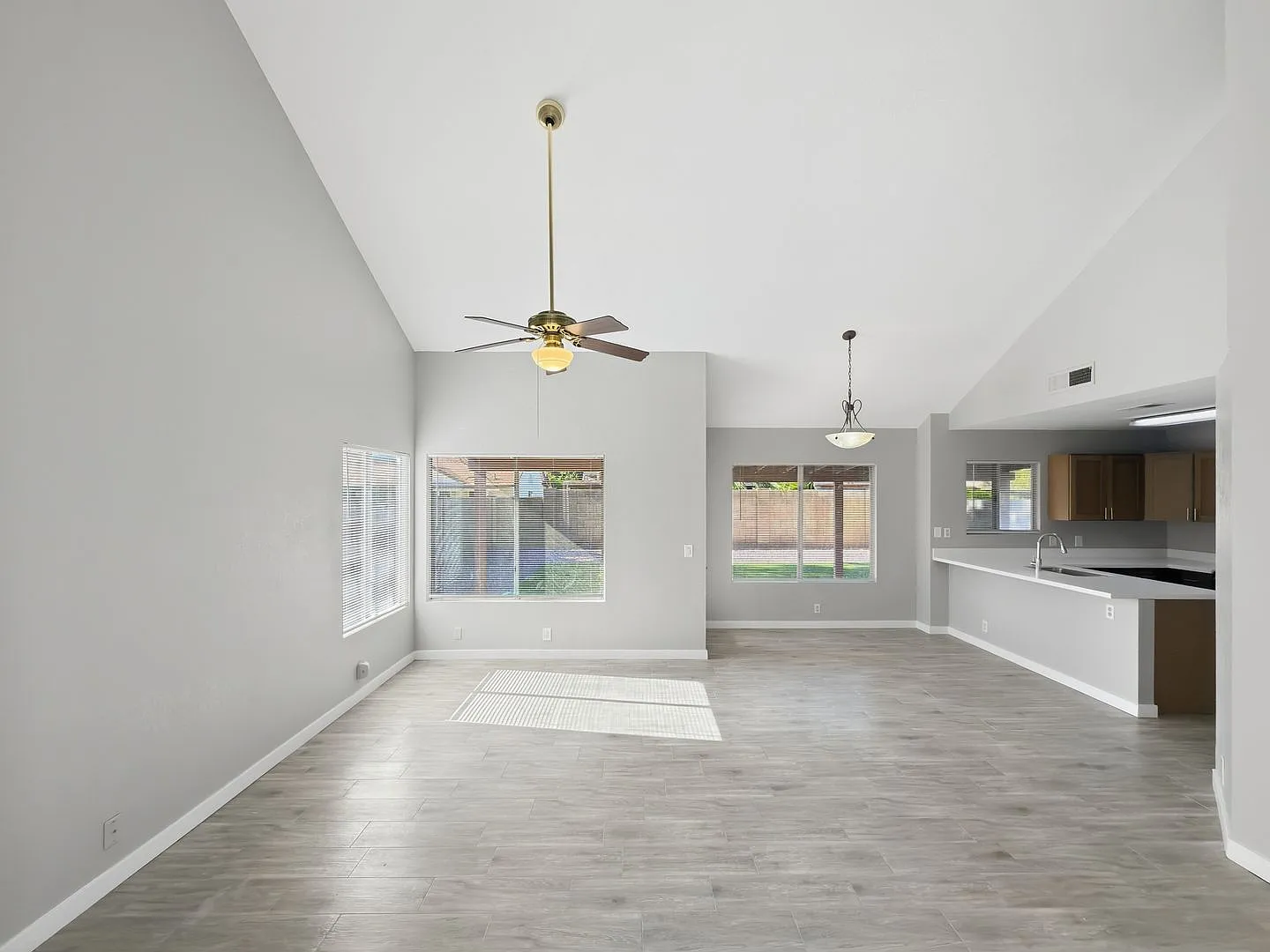 Location, Location, Location: 3 bed 2 bath in Core Chandler — Photo 4