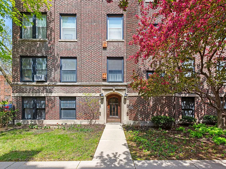 5332 S Cornell Ave #1 — Photo 2