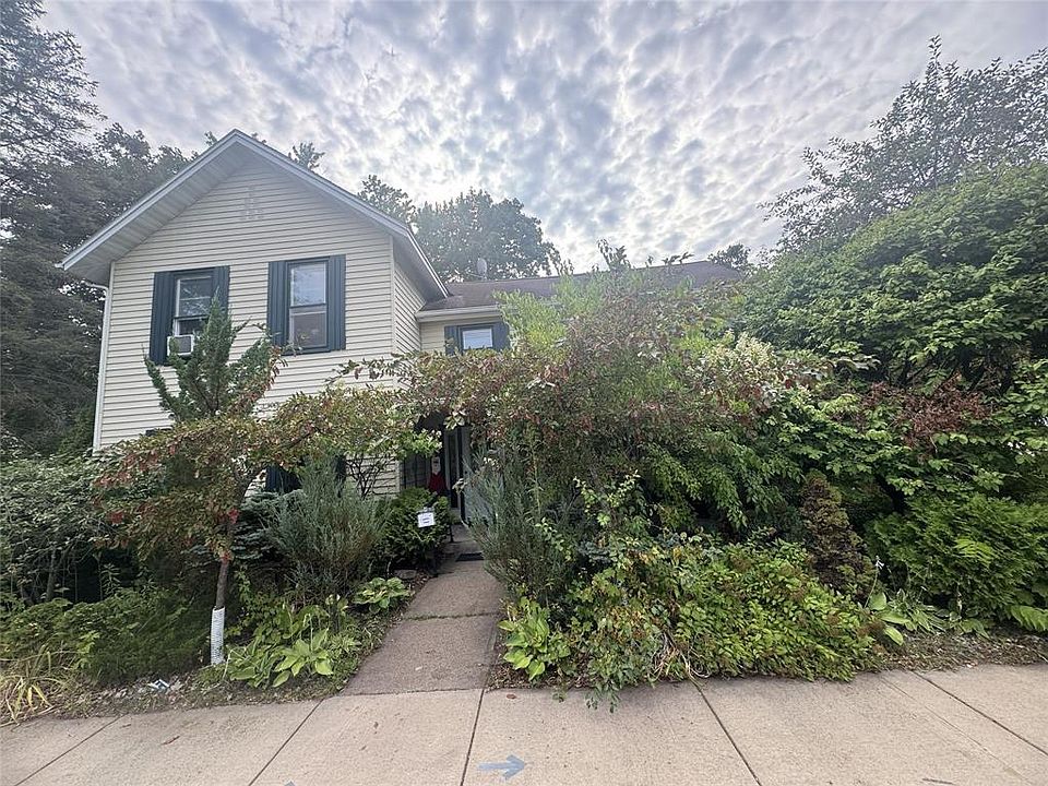 1st image of 722 Superior Street