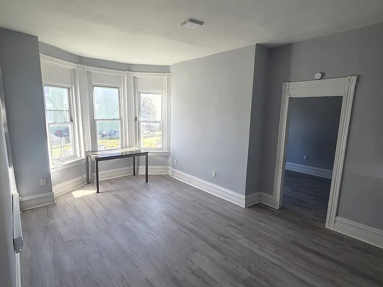 622 N Front St #1 — Photo 9