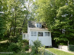 304 Richfield St, Troy, NY 12182